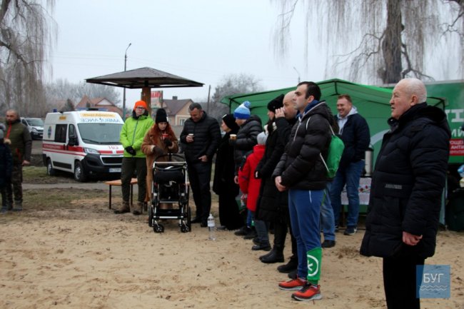 Як у Володимирі купалися на Водохреще. ФОТО