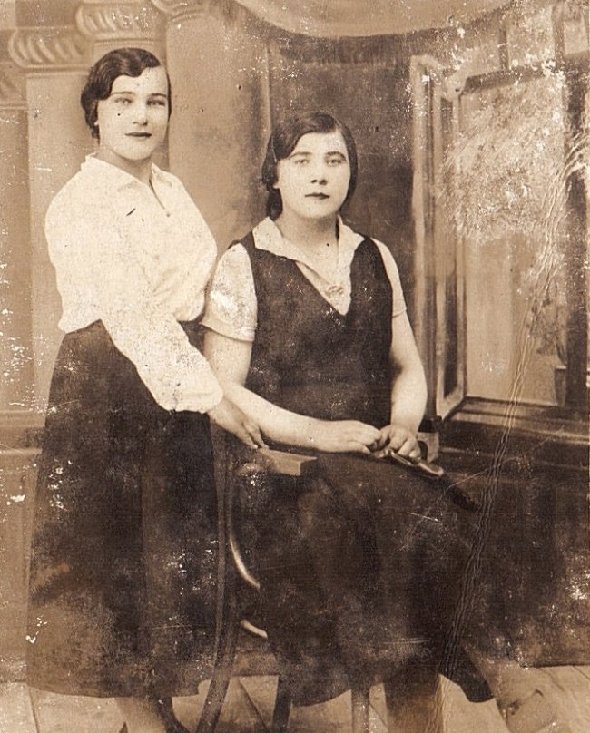 Волинянки на ретрофото часів першої половини XX століття