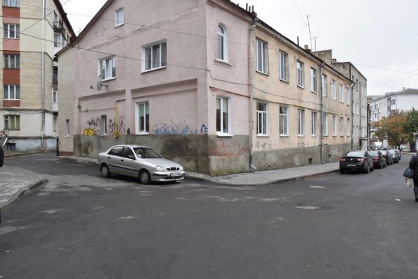 Як луцькі двори змінюються після ремонту. ФОТО