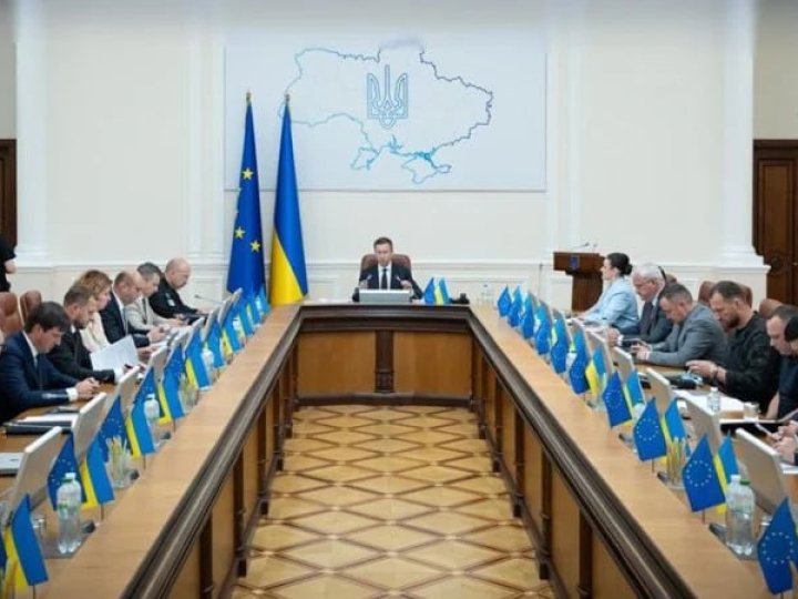 Кабмін виділив понад 50 млрд грн на виплати військовим та їхнім родинам