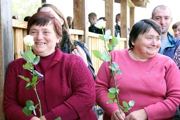 До Верховної Ради благословили в рідному селі. ФОТО*