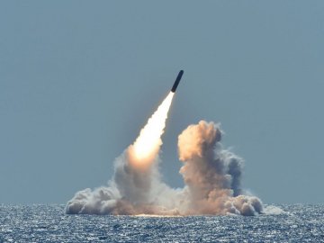 Велика Британія вперше за вісім років покаже ядерну міць