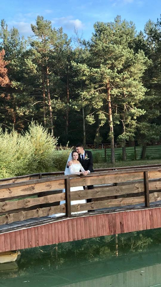 Волинський телеведучий побрався зі співачкою. ФОТО. ВІДЕО