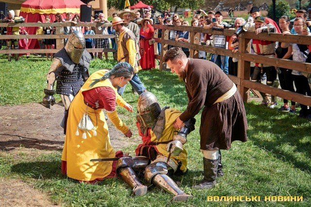 Доблесть віків: у Луцькому замку змагаються лицарі зі всієї країни. ФОТО