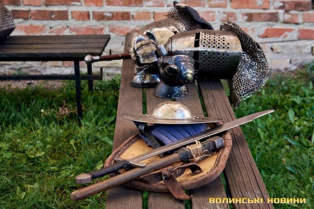 Доблесть віків: у Луцькому замку змагаються лицарі зі всієї країни. ФОТО