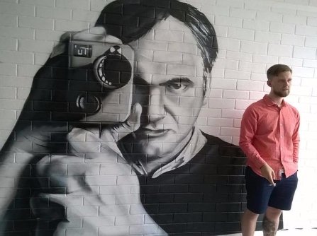 У Києві з'явився перехід з чорно-білими кінопортретами. ФОТО