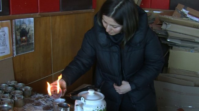 Лучанка разом з однодумцями виготовила понад три тисячі окопних свічок для військових