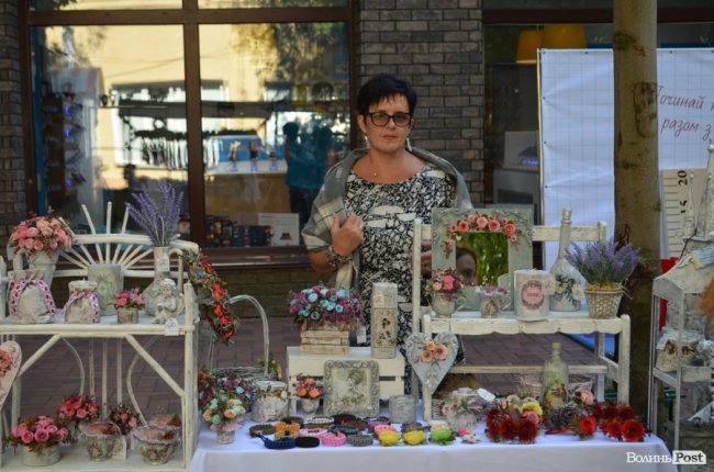 Ярмарок на «Лесі»: що особливого лучанам пропонують купити у національне свято. ФОТО