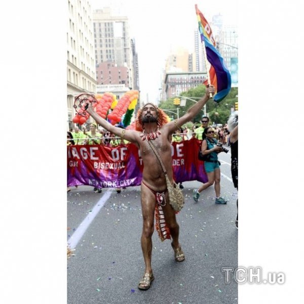 У США на гей-парад винесли прапори України та Білорусі. ФОТО