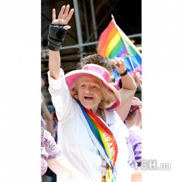 У США на гей-парад винесли прапори України та Білорусі. ФОТО