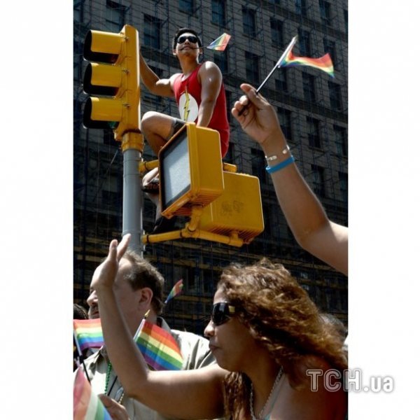 У США на гей-парад винесли прапори України та Білорусі. ФОТО