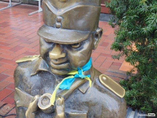 «Революційні» пам'ятники Луцька. ФОТО