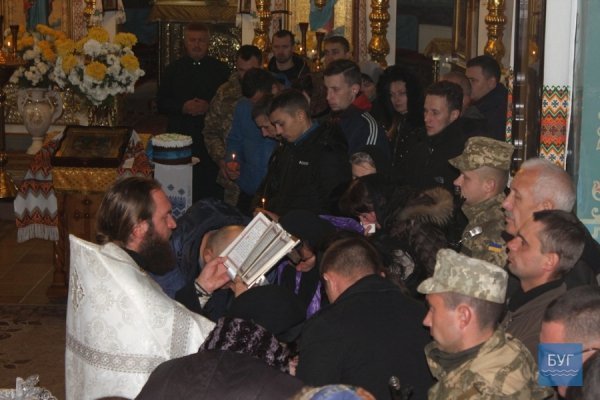 У Нововолинську провели в останню путь загиблого Героя. ФОТО