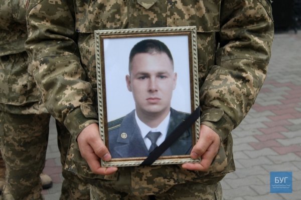 У Нововолинську провели в останню путь загиблого Героя. ФОТО