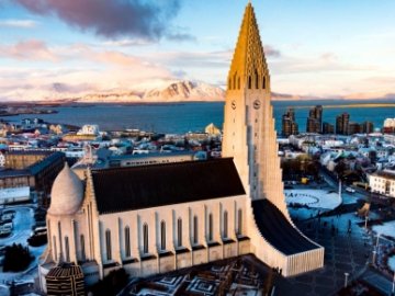 Без масок та дистанції: перша країна в Європі оголосила про скасування COVID-обмежень