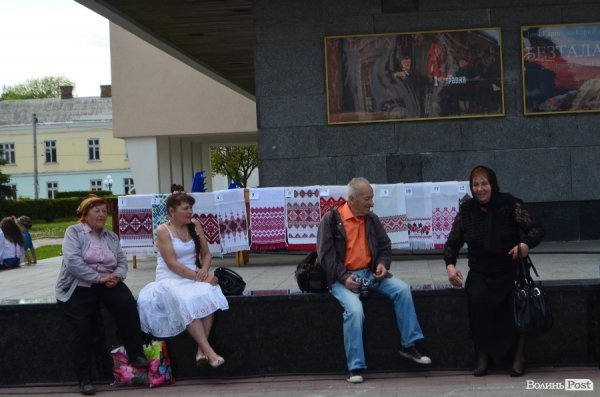 У Луцьку відбувся фестиваль вишитих рушників