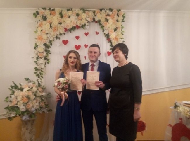 Щоби дату пам'ятав: у День Валентина в Луцьку побралися 27 пар