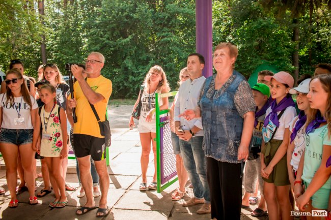 Незабутні знайомства і розваги: як діти з Луганщини провели день у таборі на Світязі. ФОТО