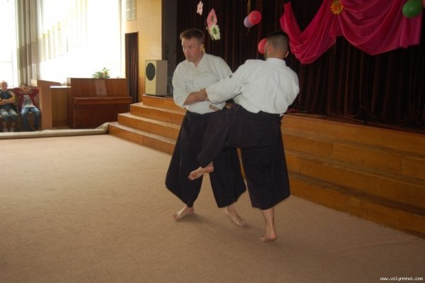 Луцьким дітям показали, як в Японії билися на мечах. ФОТО