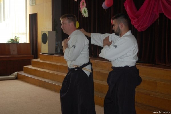 Луцьким дітям показали, як в Японії билися на мечах. ФОТО