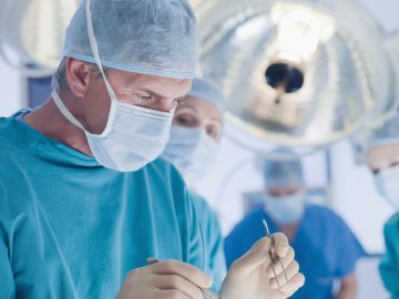 Волинські лікарі провели складну операцію на обличчі молодої жінки