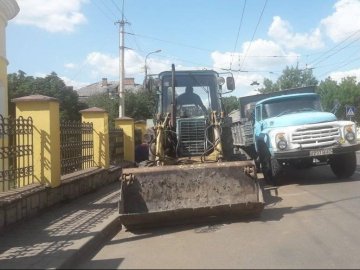 У Луцьку через прорив труби в районі Старого міста немає води