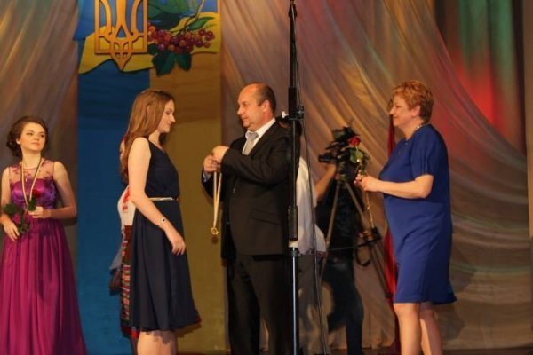 Як у Луцьку святкували випускники. ФОТО