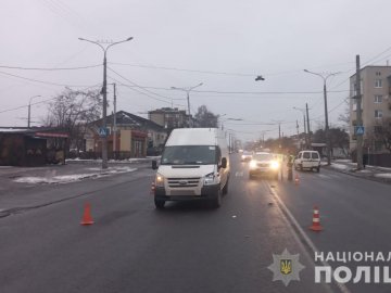 У Луцьку на переході автомобіль збив чоловіка. ФОТО