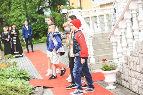 На Світському рауті у Луцьку збирали гроші для дітей. ФОТО