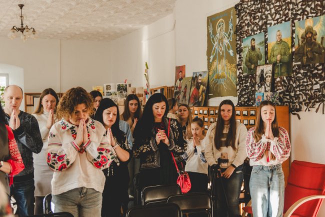 «Відроджуємо традиції та допомагаємо ЗСУ»: як у Луцьку проходила «Терапія вечорницями». ФОТО.ВІДЕО