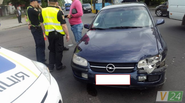 У Луцьку Opel в'їхав у позашляховик BMW