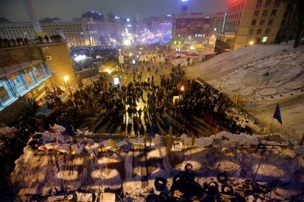 Нові барикади Євромайдану. ФОТО