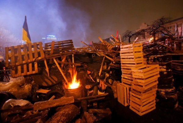 Нові барикади Євромайдану. ФОТО