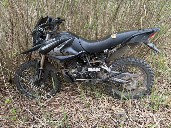 На Волині чоловік викрав мотоцикл і заховав у хащах