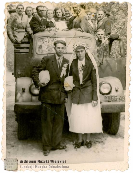 Волинські весілля на фото півстоліття тому