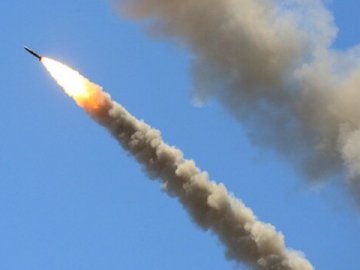 Внаслідок удару російських ракет по околицях  Черкас загинула людина