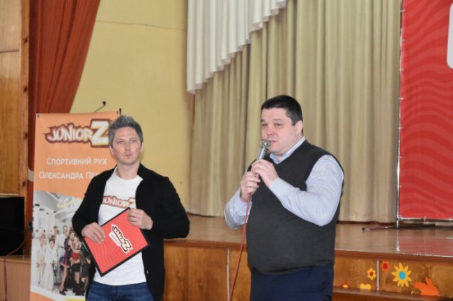 Телеведучий Олександр Педан влаштував тренінг для луцьких вчителів. ФОТО