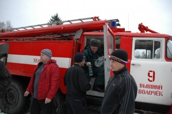 У Росії в величезних заторах мерзнуть та голодують люди. ФОТО