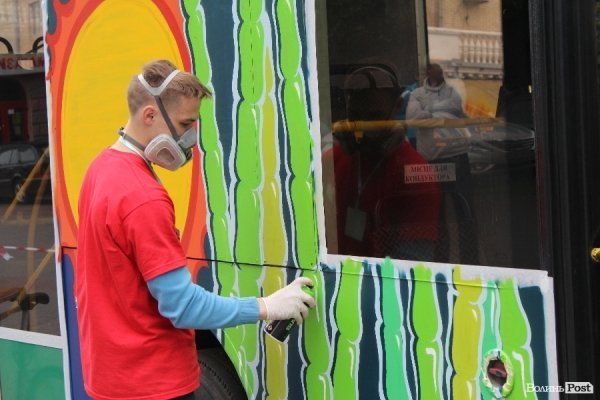 Луцьком курсуватиме позитивний тролейбус. ФОТО