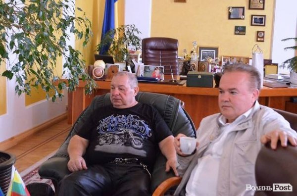 До Луцька завітали професори на байках. ФОТО