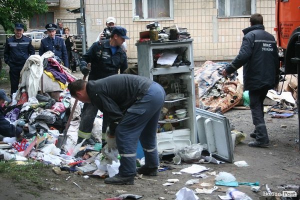 «Боялася ночувати, а дітей взагалі в квартиру не пустила», - жителька обваленого будинку 