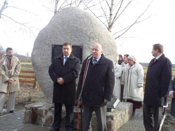 На батьківщині героїв «Лісової пісні» відкрили пам’ятний знак Лесі Українці. ФОТО