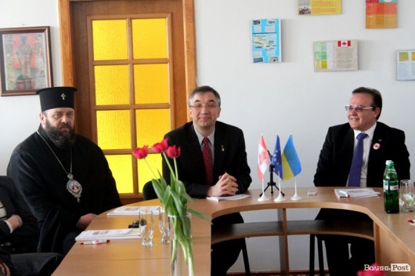 У Луцьку відкрили центр канадознавства. ФОТО