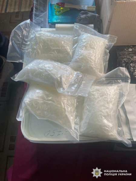 В Україні тривають понад 200 обшуків з ліквідації наркобізнесу: поліція шукає наркотики  і на Волині