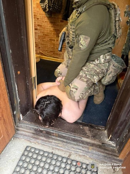 В Україні тривають понад 200 обшуків з ліквідації наркобізнесу: поліція шукає наркотики  і на Волині