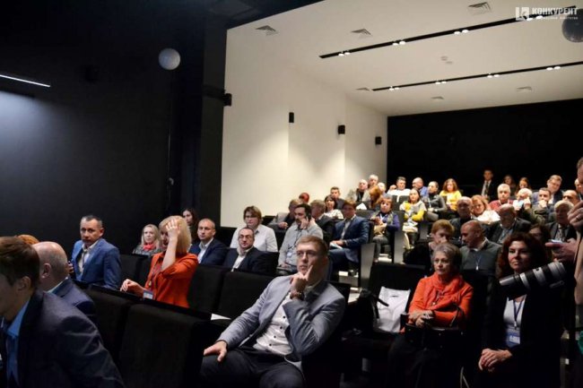 Корупція і «тіньова економіка»: луцькі бізнесмени вирішували, чи круто бути чесними.ФОТО