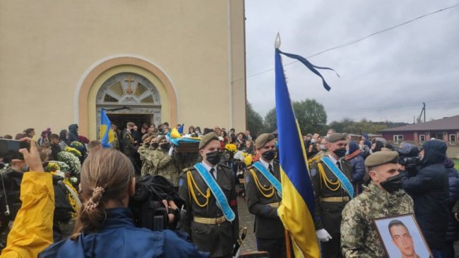 Львівщина прощається із загиблим у авіакатастрофі 20-річним курсантом. ФОТО