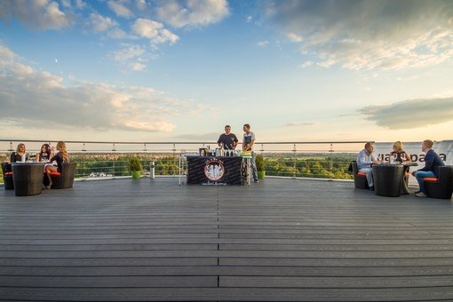 Відкриття кафе на даху в Луцьку. ФОТО. ВІДЕО