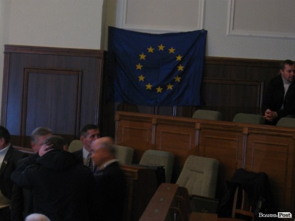 Депутати Волиньради «зірвали» «євроінтеграційну» сесію. ФОТО. ВІДЕО