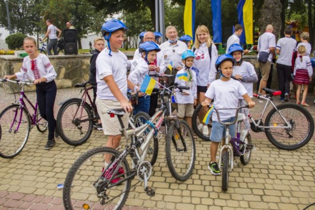 У місті на Волині відбувся святковий велопробіг. ФОТО